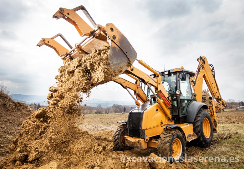 Movimientos de Tierra en La Serena, Extremadura Movimientos de Tierra en La Serena, Extremadura